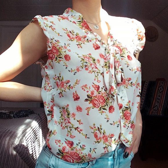 Marshalls Tops - ❗️ CLEARANCE ❗️Floral short Sleeve Blouse